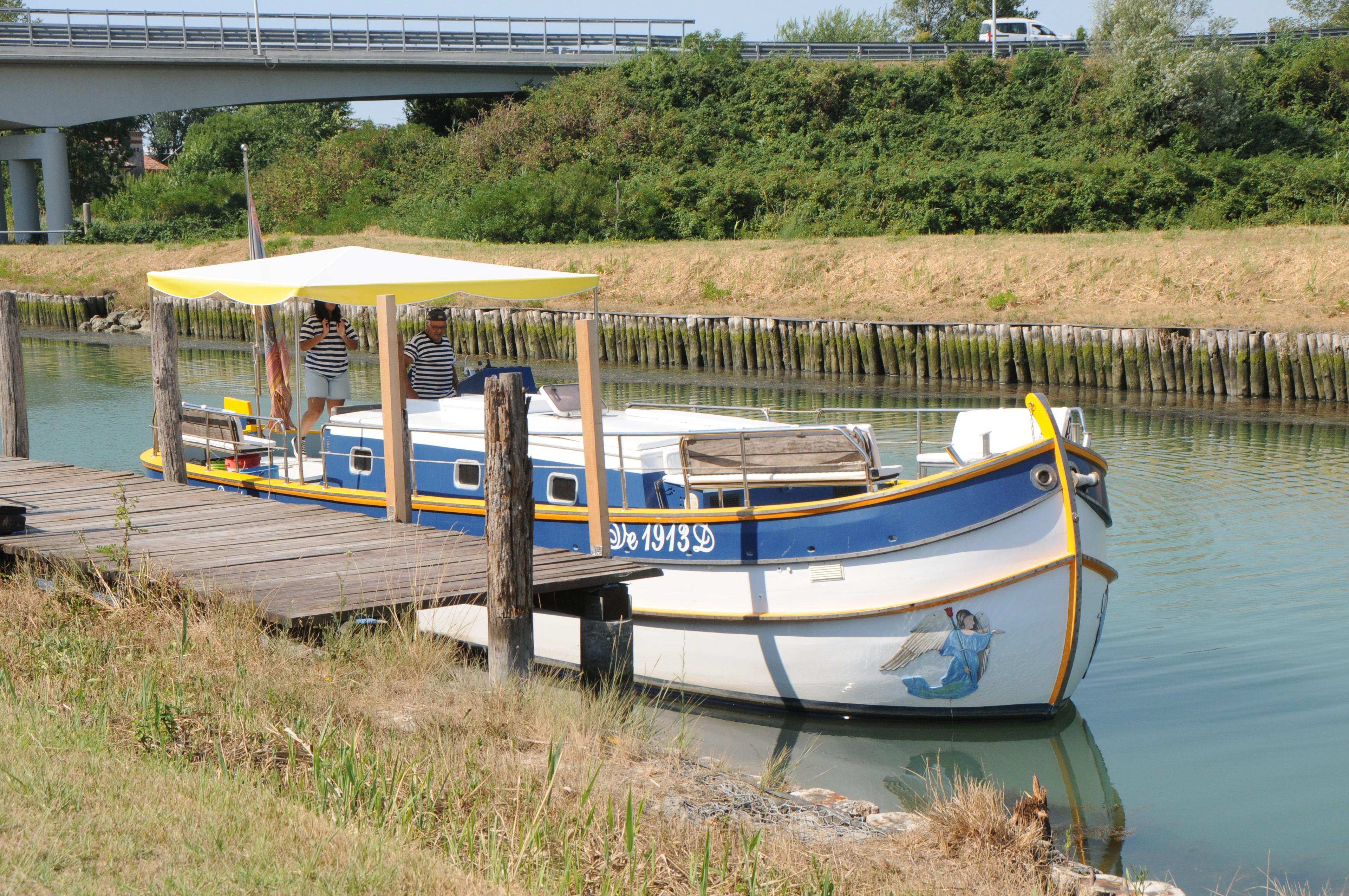 Navigazione sul Bragosso Pianedo nella laguna di Caorle