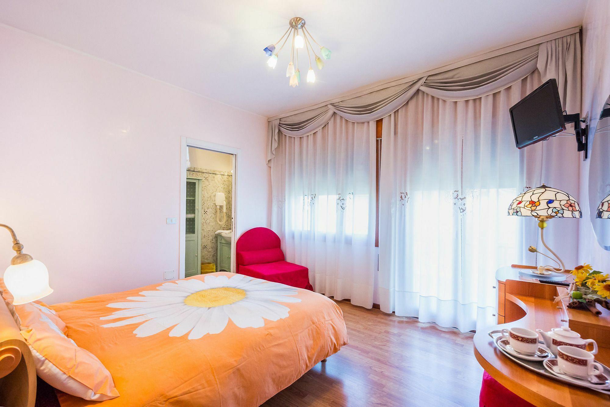 Double Room · 2